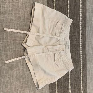 Brand: banana republic color: white size: 2